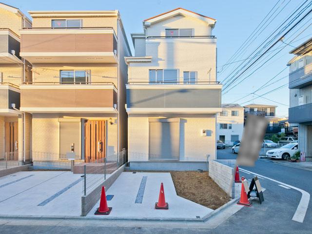 Local appearance photo. Local (12 May 2013) Shooting