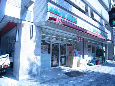 Convenience store. Lawson Store 100 30m up (convenience store)