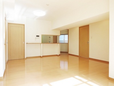 Living and room. Spacious 18.4 Pledge of LDK! 