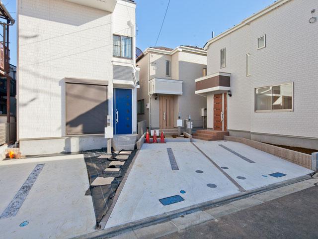 Local appearance photo. Local (12 May 2013) Shooting