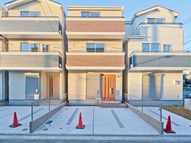 Local appearance photo. Local (12 May 2013) Shooting