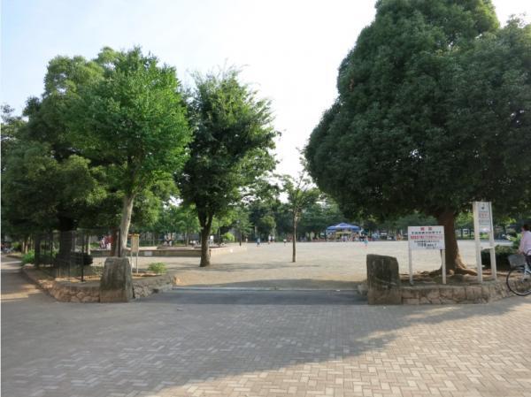 park. 190m until Wataridashin the town park