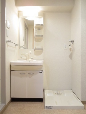 Washroom. Shampoo is a dresser equipped ☆ It is a photograph of the inverted type of room