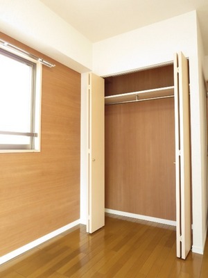 Receipt. Is a closet equipped ☆ It is a photograph of the inverted type of room. 