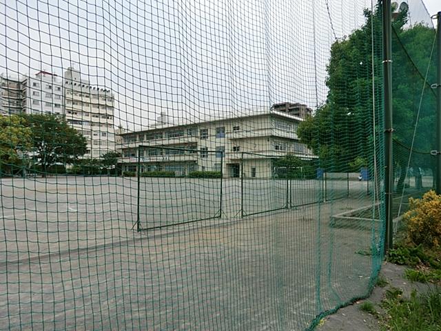 Primary school. 1298m to Kawasaki Miyamae Elementary School