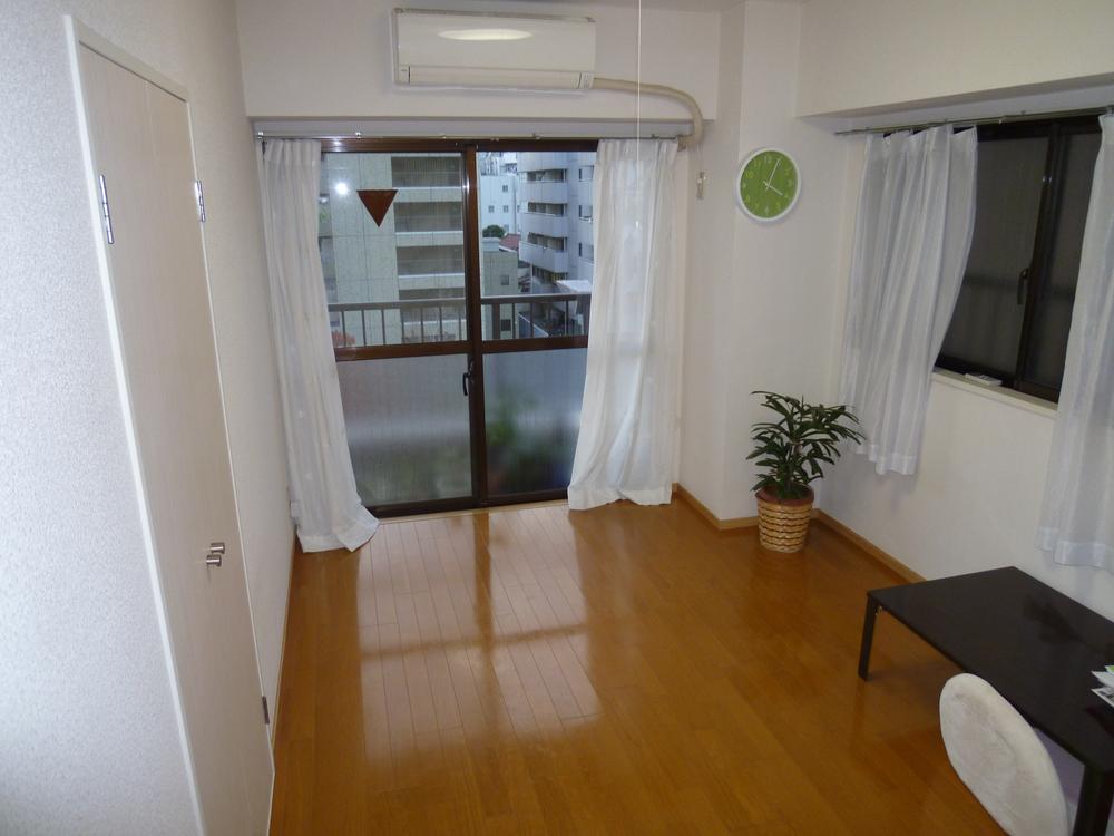 Living. 2013 December 17, shooting