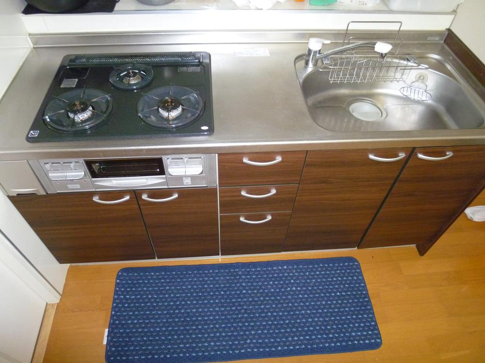 Kitchen. 2013 December 17, shooting