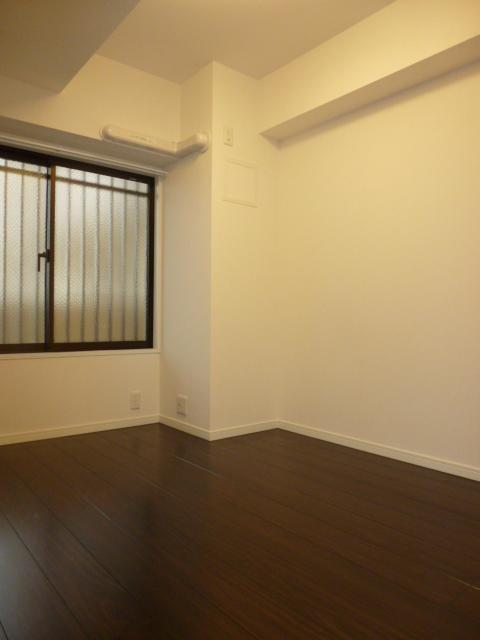 Non-living room. Indoor (11 May 2013) Shooting