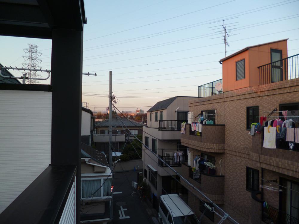 View photos from the dwelling unit. View from the site (December 2013) Shooting