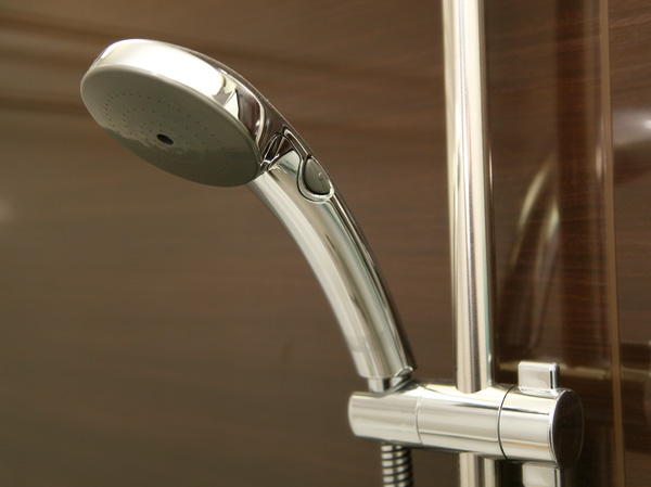 Bathing-wash room.  [Easily water-saving good one-stop shower head] Adopt a one-stop shower head in the bathroom that can be simply by switching of the water discharge and water-stop press the button on the grip. It has excellent water-saving properties.