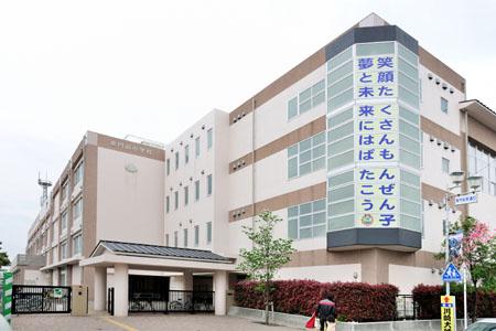 Junior high school. 988m to the Kawasaki Municipal Daishi junior high school
