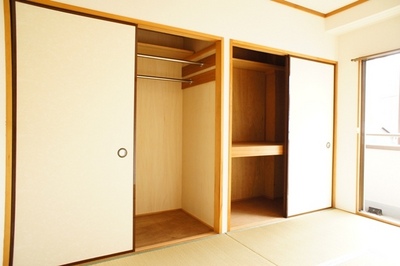 Receipt. One wall of Japanese-style storage