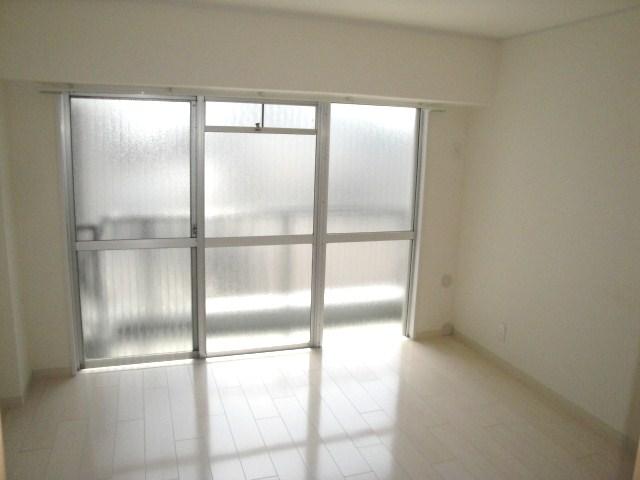 Non-living room. Indoor (September 2013) Shooting