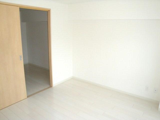 Non-living room. Indoor (September 2013) Shooting