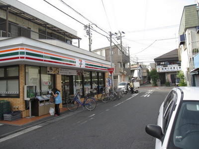 Convenience store. 120m to Seven-Eleven Kawasaki Yotsuyakami the town store (convenience store)