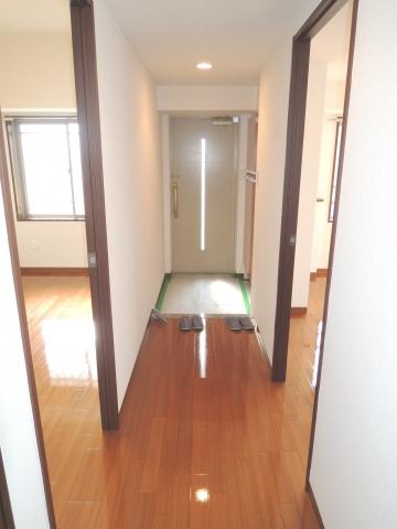 Entrance. Entrance as seen from the hallway!