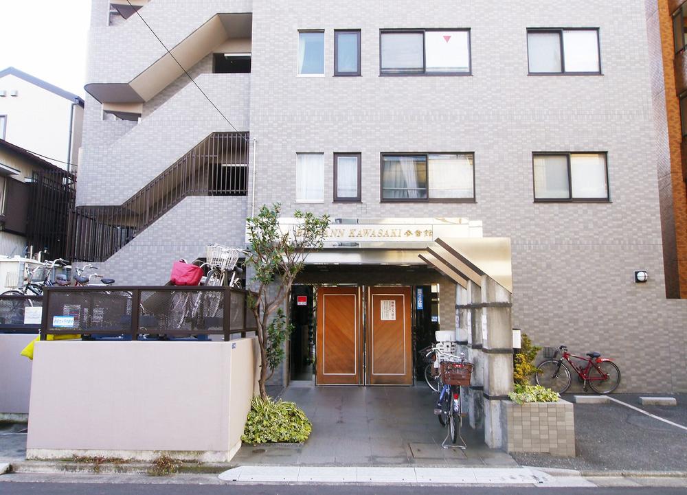 Local appearance photo. Local (12 May 2013) Shooting