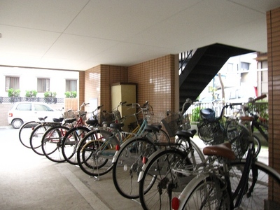Other common areas. Bicycle-parking space, It is with the roof.