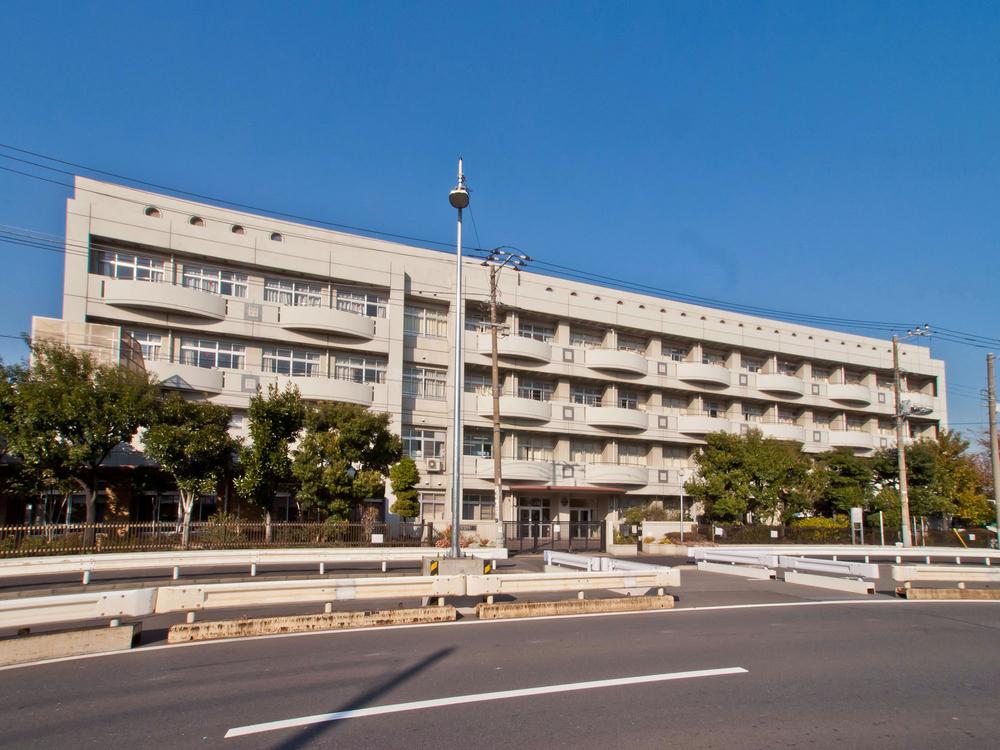 Primary school. 408m to Kawasaki City Tonomachi Elementary School