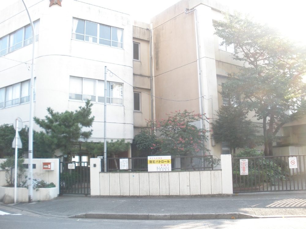 Primary school. Municipal Higashi-Ojima to elementary school (elementary school) 356m