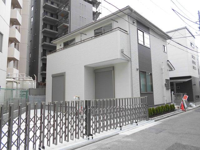 Local appearance photo. Local (12 May 2013) Shooting