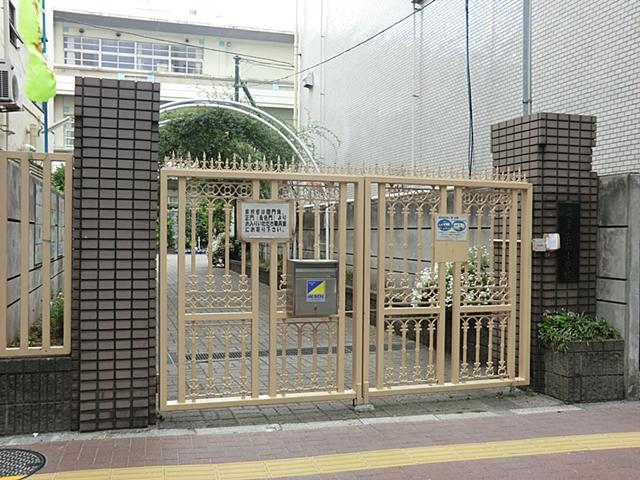 Primary school. Kawasaki City Miyamae 1000m up to elementary school