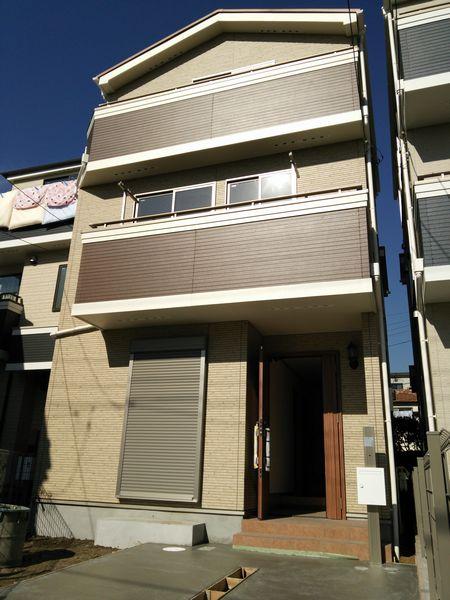 Local appearance photo. G Building appearance (2013 December shooting)