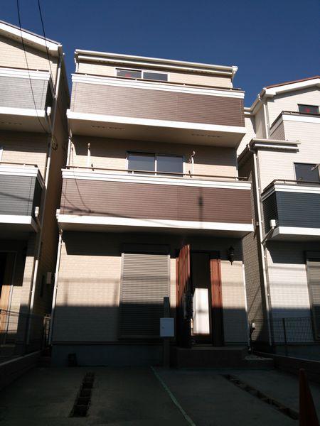 Local appearance photo. J Building appearance (2013 December shooting)