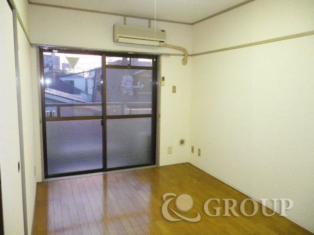 Other room space. The room is beautiful