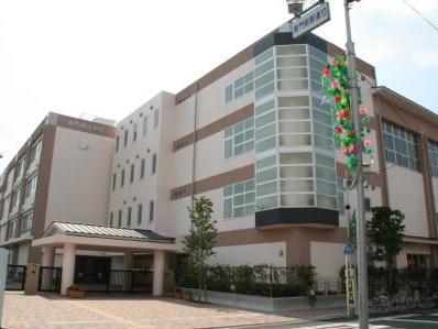 Primary school. 730m to the Kawasaki Municipal Higashimonzen Elementary School