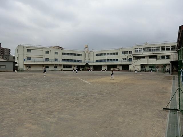 Primary school. 240m to Kawasaki City Oshima Elementary School