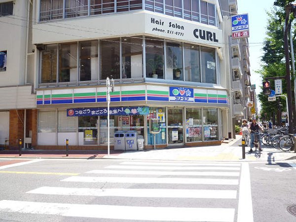 Convenience store. Three F Satsuki Bridge store up (convenience store) 140m