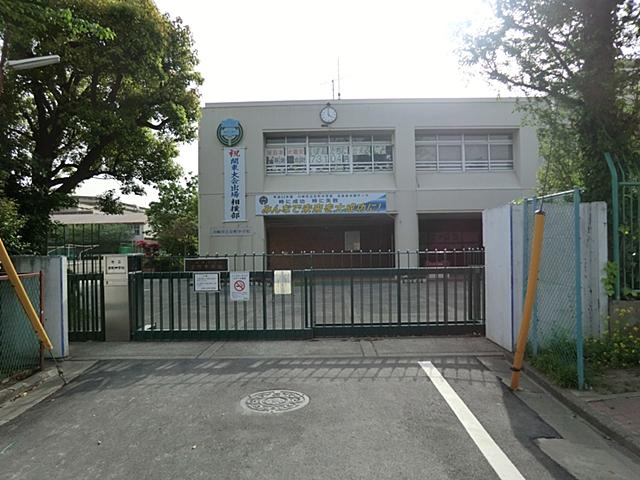 Junior high school. 623m to the Kawasaki Municipal Kyomachi junior high school