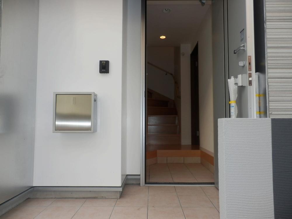 Entrance. Indoor (10 May 2013) Shooting Entrance is a photo