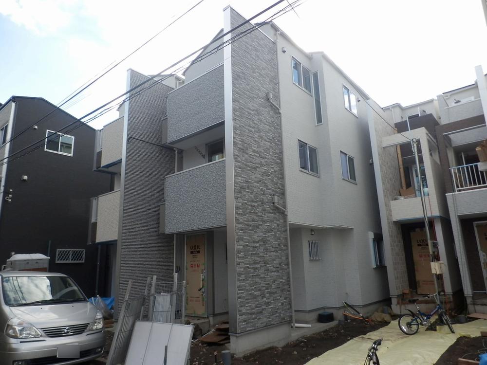 Other local. Local (10 May 2013) Shooting F Building appearance