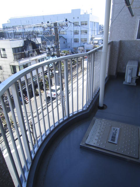 Balcony. 4 is the floor of the room