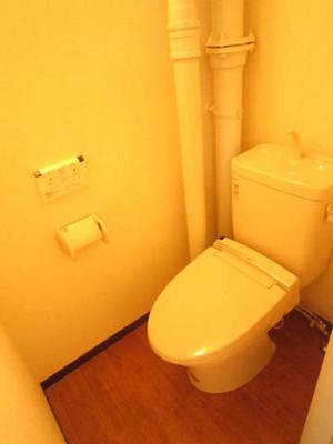 Toilet. It is with a bidet ☆