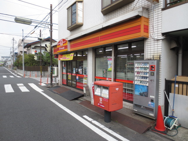 Convenience store. 150m until the Daily Yamazaki (convenience store)