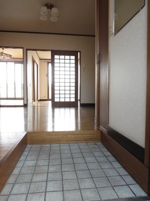 Entrance. With convenient mirror before going out to the entrance