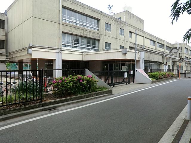 Primary school. 650m to the Kawasaki Municipal Fujisaki Elementary School