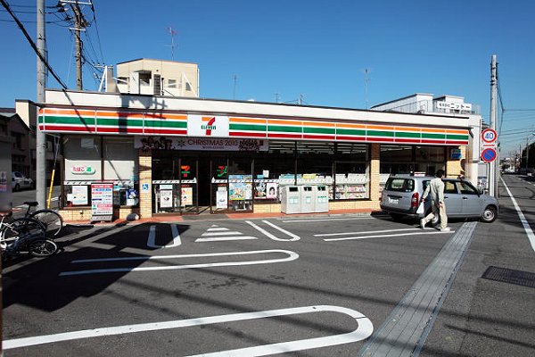 Convenience store. Seven-Eleven Kawasaki OdaSakae store up (convenience store) 410m