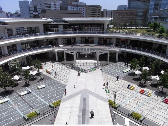 Shopping centre. The 1700m Kawasaki Station to Kawasaki, "Kawasaki Plaza" and "Muza Kawasaki", Facility is full of color to enrich the day-to-day life, such as commercial complex "La Cittadella".