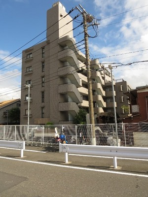 Building appearance. Minatochō Station 1-minute walk of the good location! 