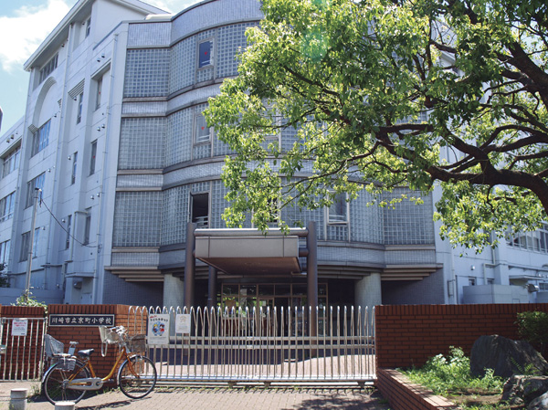 Surrounding environment. Kyomachi elementary school (a 3-minute walk, About 240m)