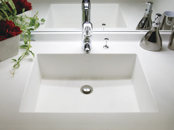 Bathing-wash room.  [Counter-integrated bowl] Easy-to-use large wash bowl at the counter and integrated, design, It is an excellent design to maintenance.
