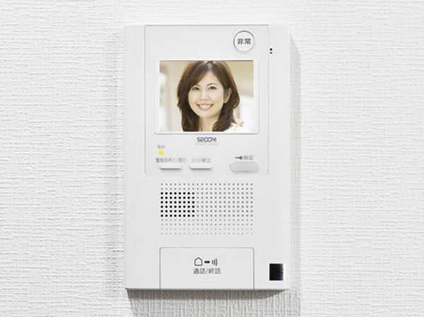 Security.  [Hands-free intercom with color monitor] You can check the visitor in the color of the video and audio, Prepared for each dwelling unit a hands-free intercom with color monitor. There is a sense of security so can record up to 500 items by up to visitors. (Same specifications)
