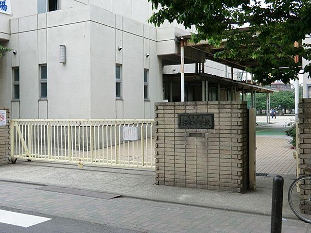 Junior high school. Until Sakuramoto 240m