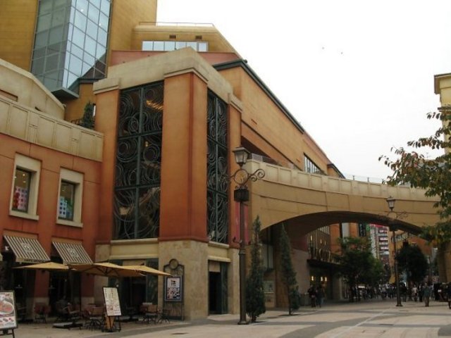 Shopping centre. Rachitta 4000m until della (shopping center)