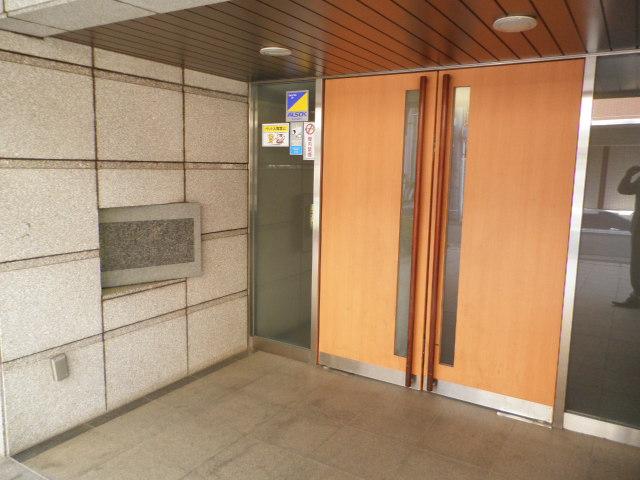 Entrance. Common areas