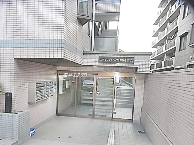 Entrance. Common areas